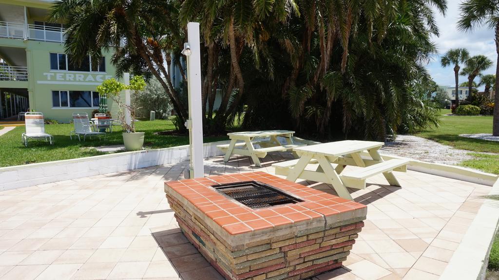 Hotel Tropic Terrace Of Treasure Island St. Pete Beach Exterior foto