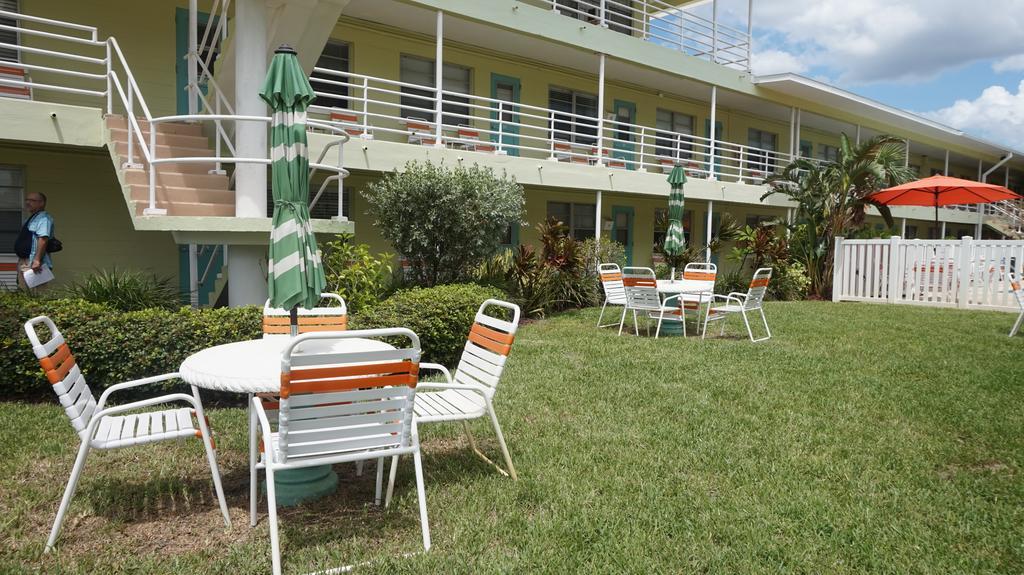 Hotel Tropic Terrace Of Treasure Island St. Pete Beach Exterior foto