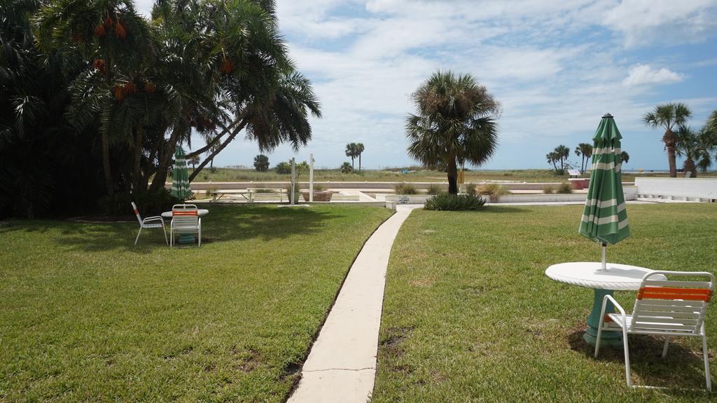 Hotel Tropic Terrace Of Treasure Island St. Pete Beach Exterior foto